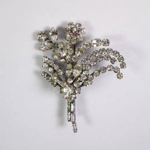 Large vintage 1940/50s diamante rhinestone bouquet of flowers brooch