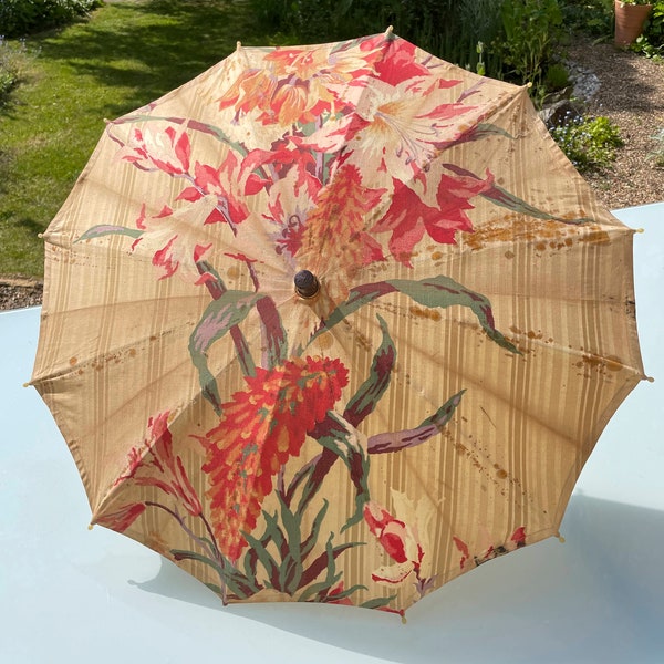 Vintage 1920-30s Art Deco flower cotton fabric and celluloid parasol with tassel.