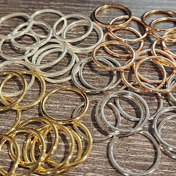 100 x Rings in Gold / Shiny Silver / Matte Silver/Rose Gold - 6 Sizes