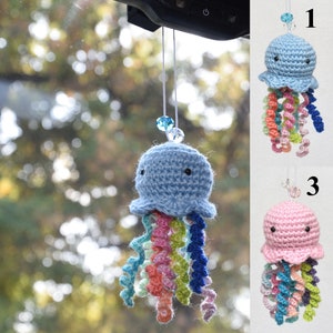 Auto achteruitkijkspiegel kwallen auto hangende charme achteruitkijk auto charme gehaakte kwallen speelgoed zachte zeedieren kawaii nieuwe bestuurder cadeau voor hem