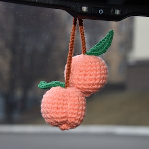 1 o 2 Pesche all&#39;uncinetto Specchietto retrovisore per auto Amigurumi Frutta all&#39;uncinetto Pesca Ciondolo da appendere all&#39;auto Ciondolo per retrovisore auto Regalo per neopatentati