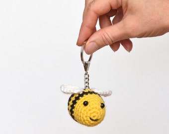 Crochet bee keychain bee toy Soft Bumble bee key ring Stuffed animals kawaii crochet cute gifts for her bumblebee key chain bag accessory