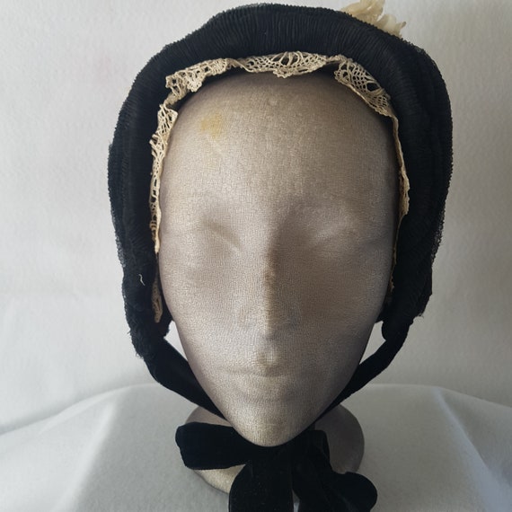 Hat Victorian Black Silk Mourning Bonnet, Lace & … - image 9