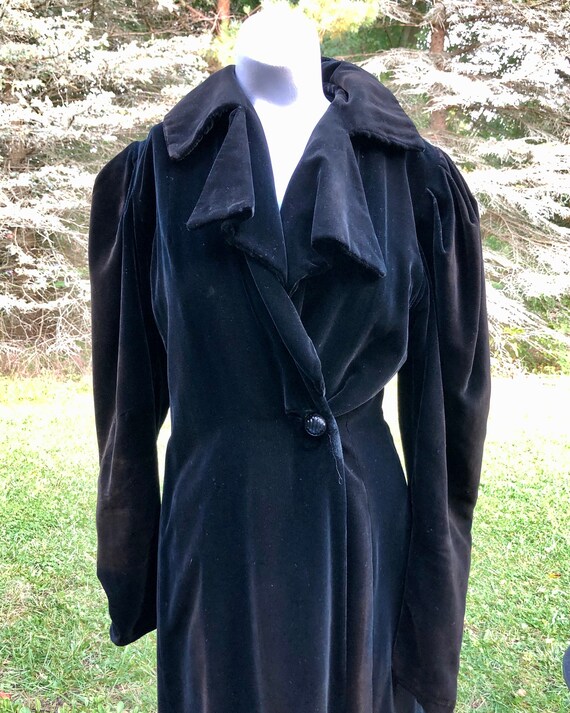 1930s Black Velvet Victorian Opera Evening Coat