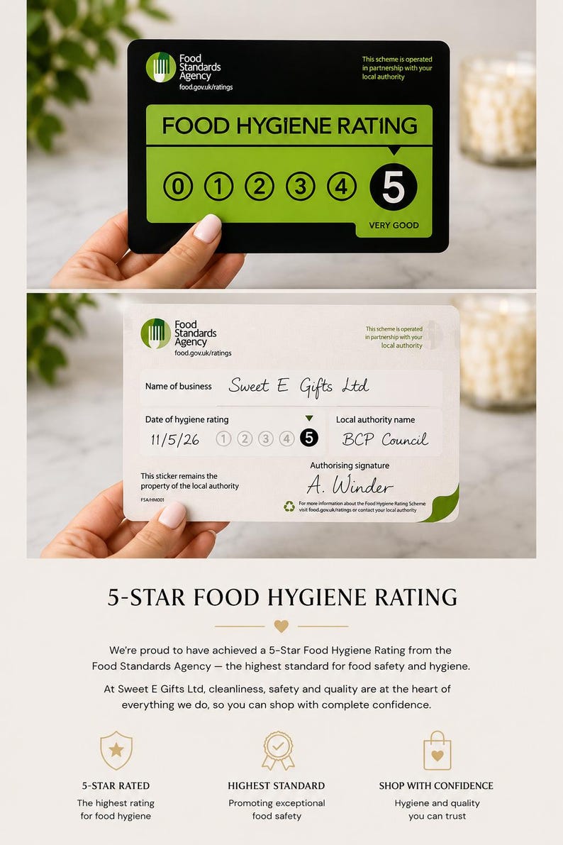 K&ouml;nnte beinhalten: Ein rechteckiger Aufkleber der Food Standards Agency zur Lebensmittelhygienebewertung mit schwarzem Hintergrund und gr&uuml;nen Akzenten. Der Aufkleber zeigt den Text FOOD HYGIENE RATING und eine gro&szlig;e 5, was eine sehr gute Bewertung anzeigt.