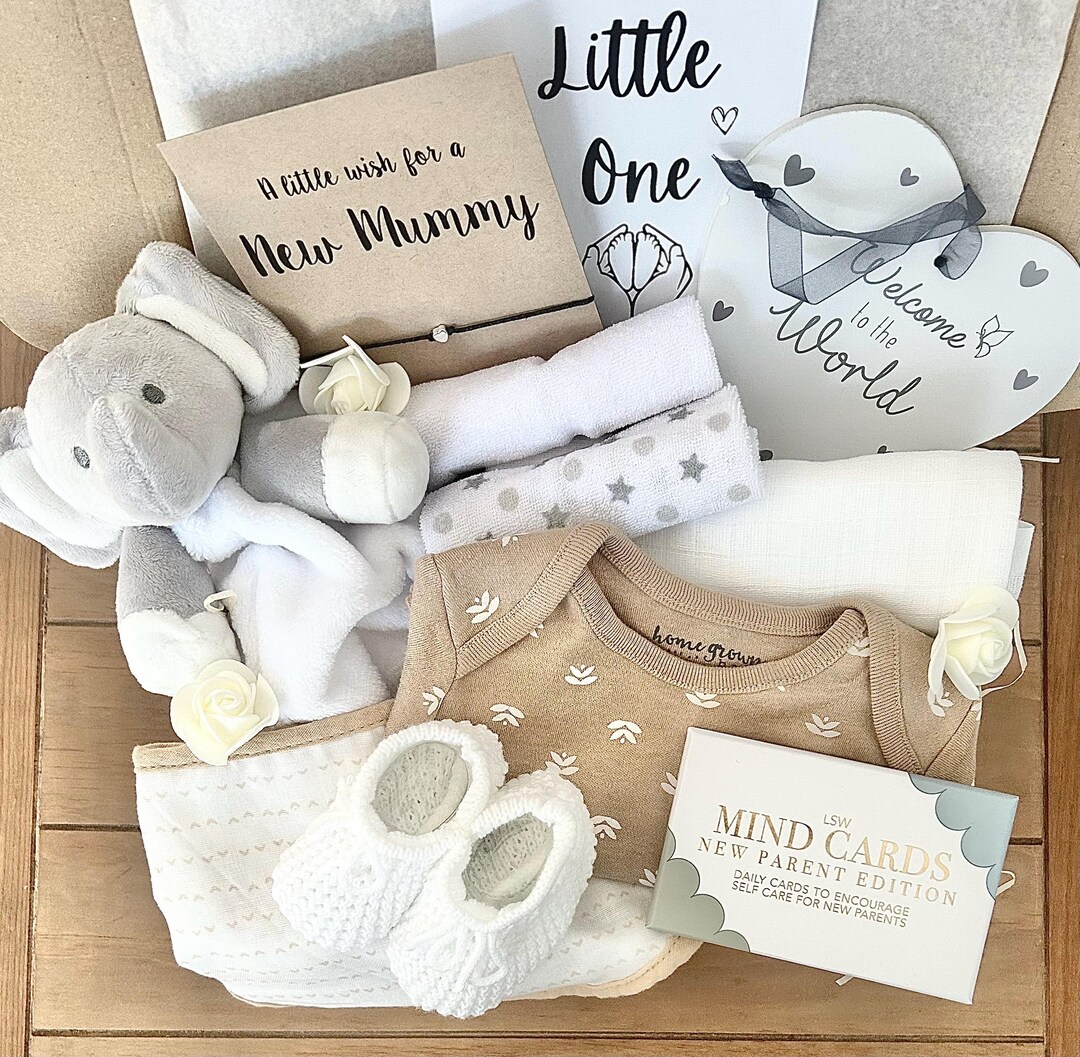 Baby Unisex Hamper Gift Set, New Parents Gift Set, New Baby Gift, Baby ...