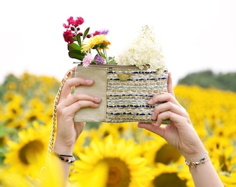 Versailles hand woven pouch, clutch, tweed, beige, glossy, golden, artisanal weaving, precious, wedding, evening, accessory