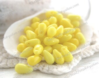 Vintage Lemon Yellow Pressed Glass Drop Beads, Yellow Glass Drops, Yellow Fringe Beads, Yellow Vintage Beads VB-210