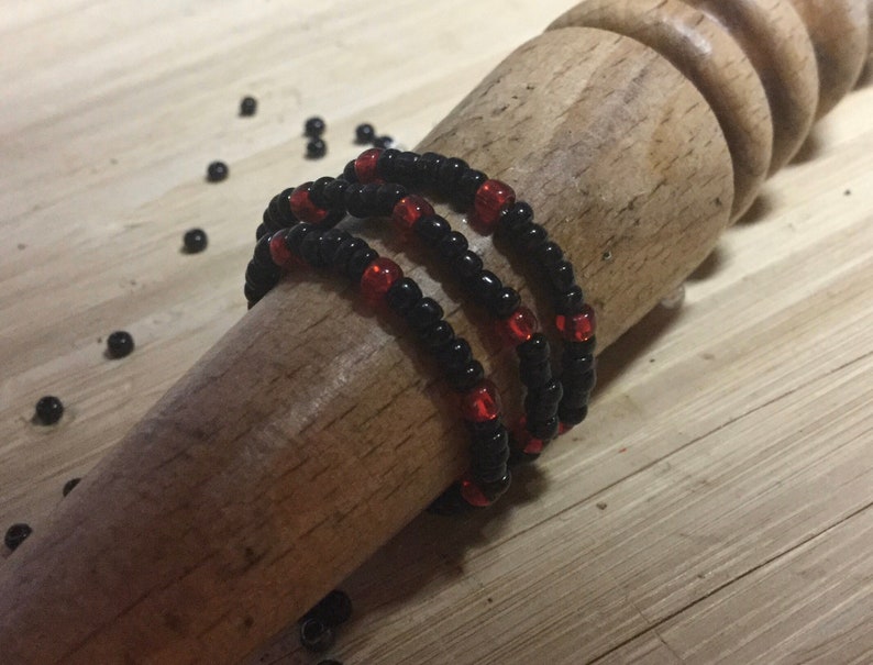 Black and red beaded ring, black and red tangle ring, beaded ring, triple strand ring no metal image 4