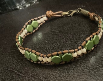 Green Hexagon bracelet, green hexagonal bracelet, green and pearl bracelet, beaded leather bracelet