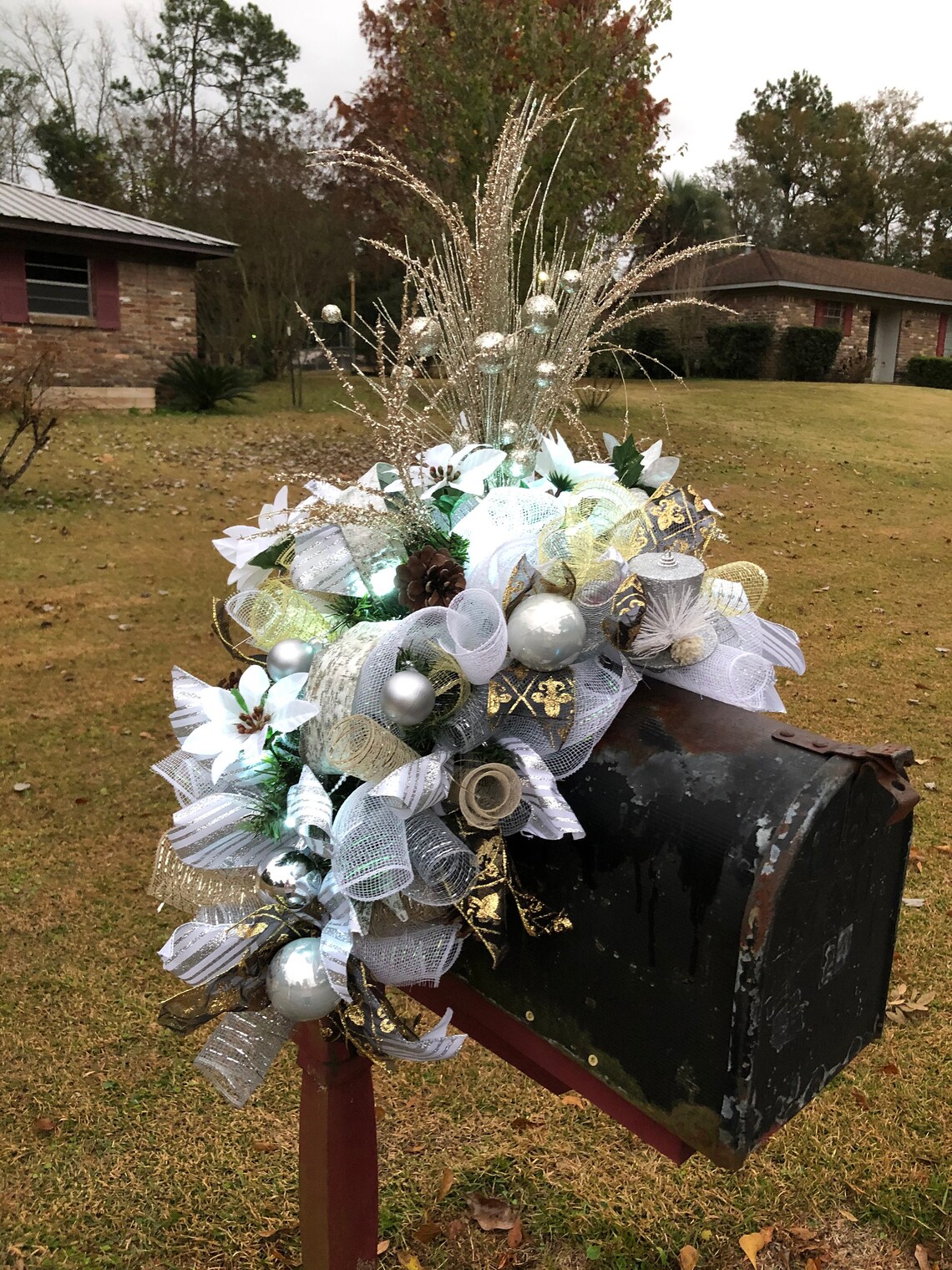 Mailbox Swag Mailbox Swag Artificial Mailbox Topper Home Etsy