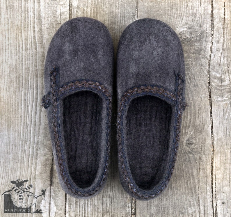 Men's house shoesfelted slippers darkgray color with a Etsy
