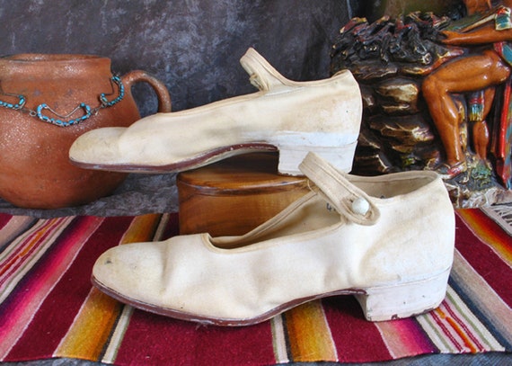 Vintage Girls Mary Jane Shoes / Girls Edwardian C… - image 2