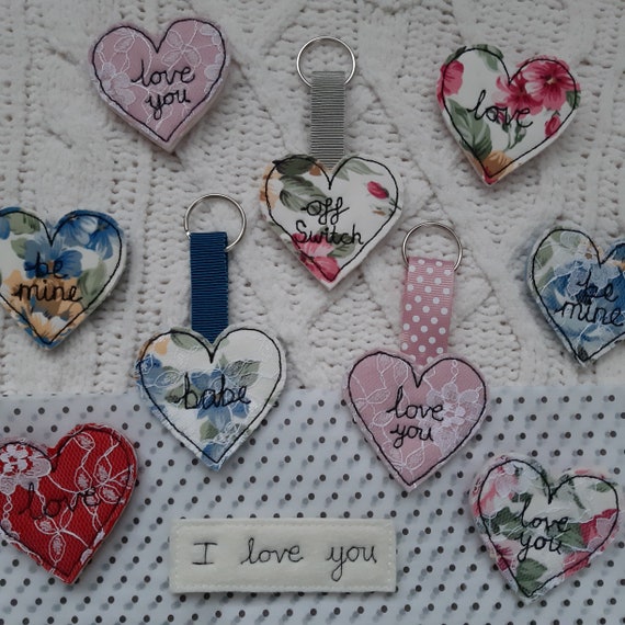 Personalisierter Free Motion Herz Schlusselring Floraler Herz Schlusselring Muttertag Herz personalisierte Filz Liebe Herz Schlusselanhanger 5 5x5cm Etsy Osterreich