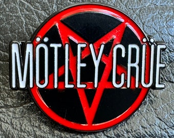 Motley Crue pin badge enamel pentagram hard rock