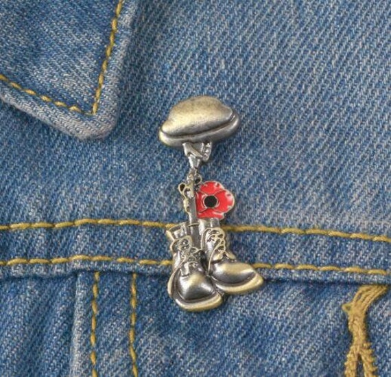 2020 Helmet Gun World War Soldier Veteran Purple Poppy Brooch Enamel Pin Badge