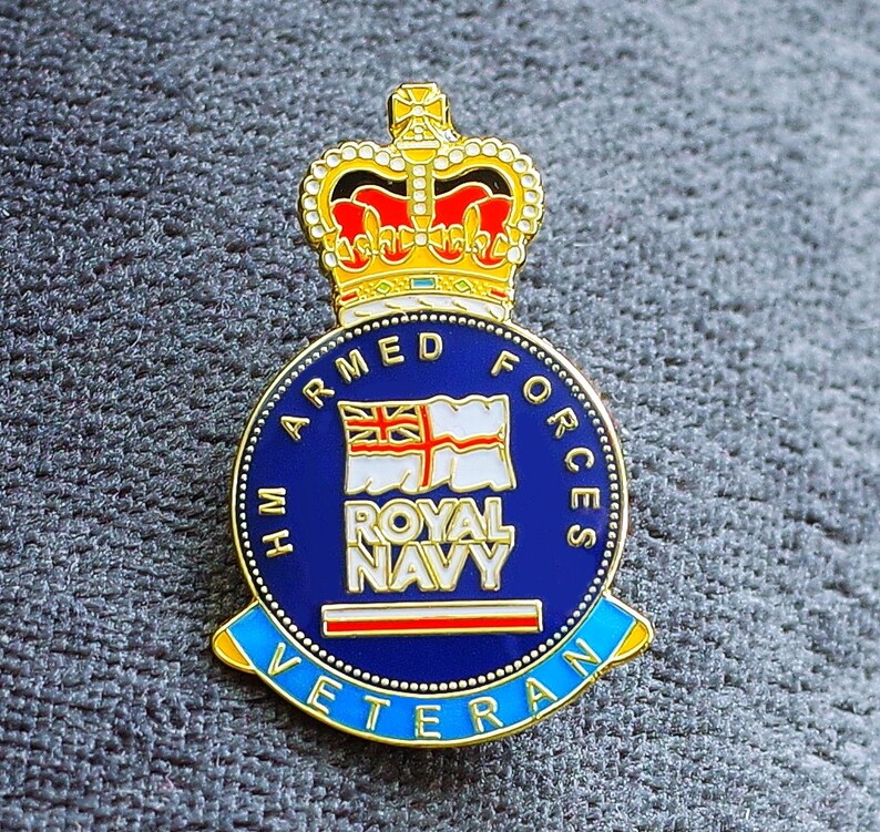 WW1 Comrades of the Great War Red Poppy LEST WE FORGET 2019 UK Veteran pin badge