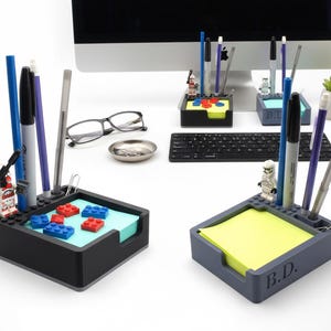 Personalized LEGO-Compatible Sticky-Note & Pen Holder | 3×3 Note Tray, 2 Pen Holes Desk Caddy