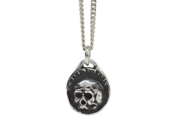 MEMENTO MORI SKULL Disc Pendant