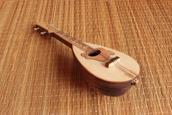 squisita ed Elegante mandolino in Miniatura per Decorazioni da Collezione per Regali per Decorazioni per la casa per Decorazioni a Ciondolo AMONIDA Mandolino da Collezione in Miniatura squisita ed Elegante mandolino in Miniatura per Decorazioni da Collezione per Regali per Decorazioni per la casa per Decorazioni a Ciondolo AMONIDA Mandolino da Collezione in Miniatura