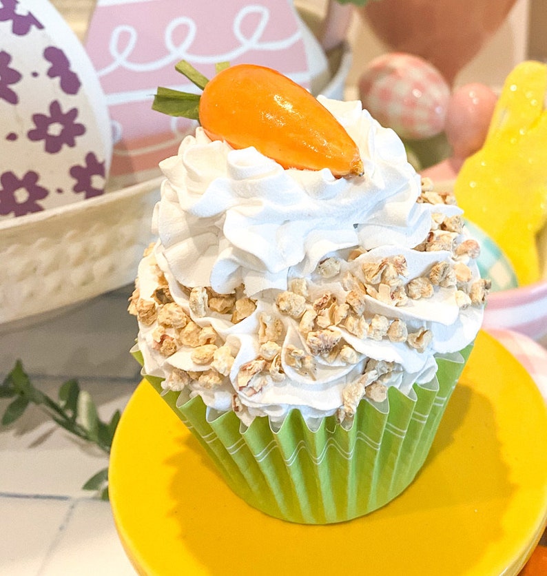 Fake Carrot Cake cupcake