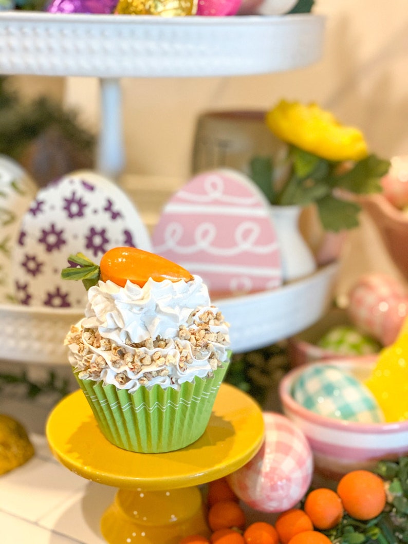 Fake Carrot Cake cupcake