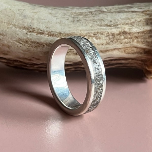 Memorial Keepsake Ring with Ash in Sterling Silver