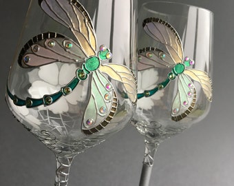 Personalized Dragonfly wine glass Hand painted wine glasses Bridal ware wedding gift Nature and Wine lover gift Dragonfly lover gift silver