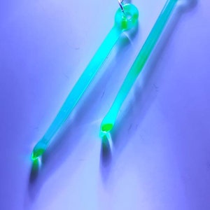 Stevielovelight UV-Ultraviolet -Forever Green- (Color Changing) (Single Drumstick) Glass Drumsticks Earrings