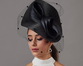Black veil derby fascinator - Royal Ascot black veil hat - elegant wedding fascinator - black funeral hat for women - Kate Middleton hat