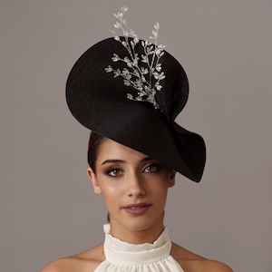 Black and white fascinator, black Ascot hat, Silver wedding hat,Kentucky derby hat Black,Woman derby hats,Jewellery hat silver,Black cup hat