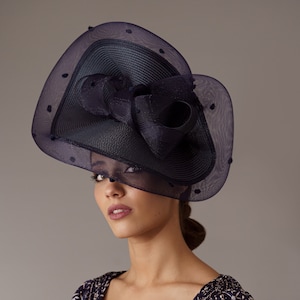 Dark blue Royal Ascot fascinator, Woman Navy blue Kentucky derby hat, Navy blue veil wedding guest hat, blue large fascinator, horse race ha