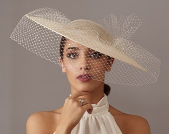 Pamela avec voile crème, pamela ivoire, pamela de mariage, coiffure avec voile, pamela invitée du mariage du matin, invité parfait, chapeau de mariage