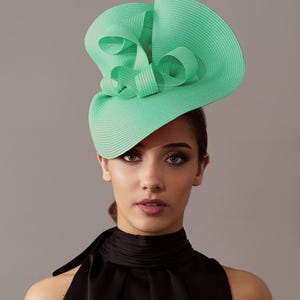 Kentucky derby fascinator aquamarine, Ascot green fascinator hat for woman, Kate Middleton hat, lady wedding, elegant green fascinator polo