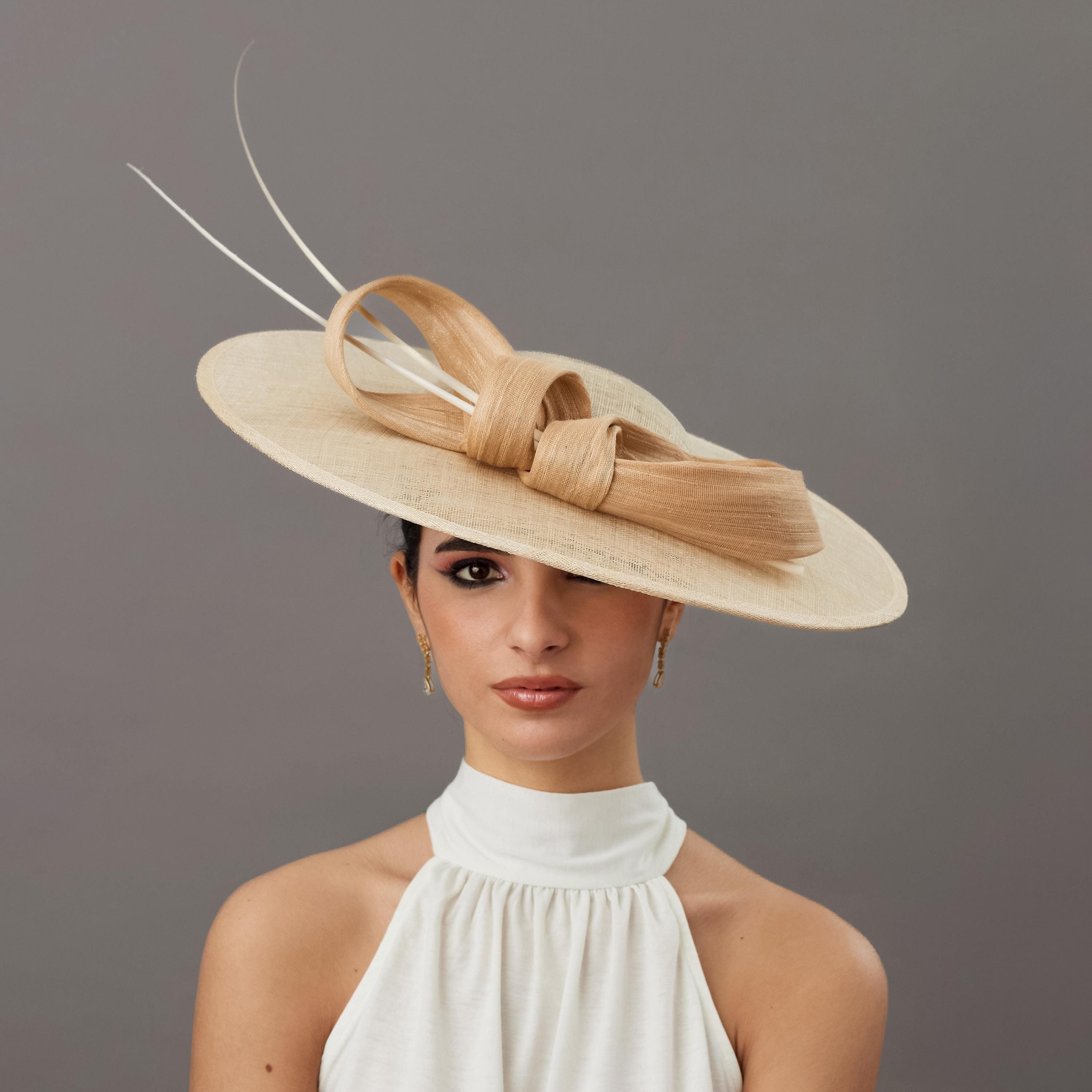 Elegant Cream Royal Ascot hat, Beige wedding hat woman, Kentucky derby hat ivory, Kate Middleton hat, women races hat,Mother dress hat Beige