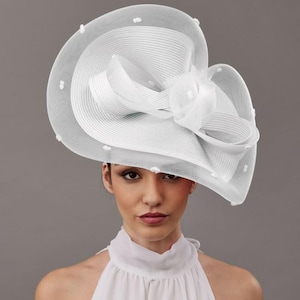 Royal Ascot hat white with veil, White bride wedding fascinator veil, White kentucky derby hat for woman, Special Occasion veil hat white