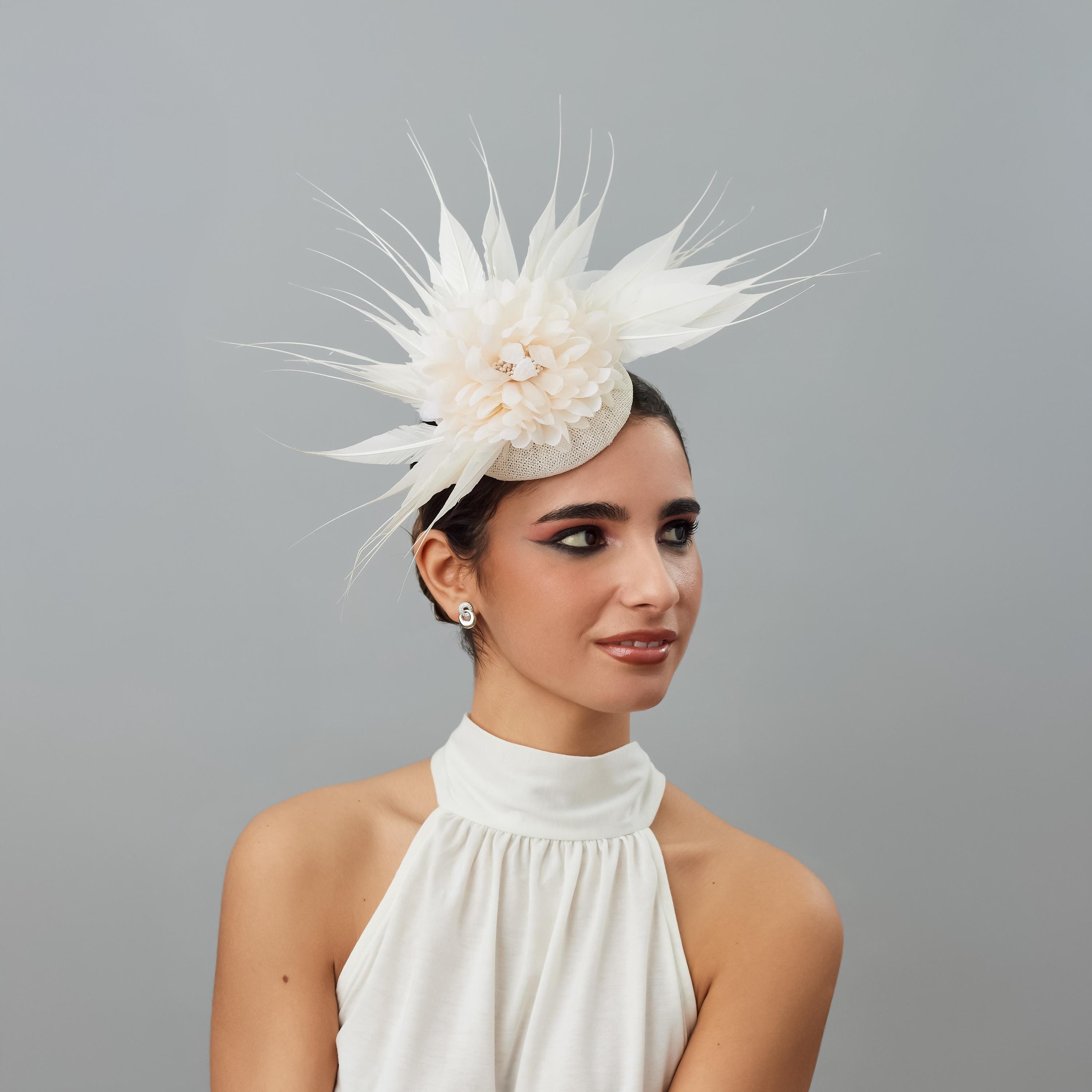 Bride Ivory Feathers Fascinator Hat - Bridal Hat Flower  display picture 1