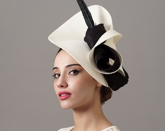 Prezzo basso Copricapo da sposa in avorio e nero con piume, perfetto copricapo nero per gli ospiti, cappello da sposa da donna nero, cappello da madrina nuziale nero