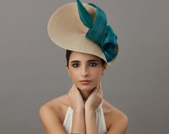 Woman wedding fascinator hat teal and beige- Ladies day Ascot hat - Kentucky Derby hat turquoise -  Elegant wedding guest formal hat green