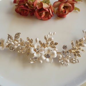 Gold Bridal Hair Clip with Flowers and Rhinestones - Romantic Wedding Hairpiece - Vintage Bridal Hair Clip - with Pearls (7737)