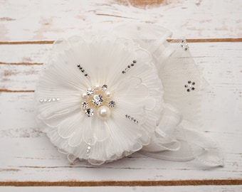 Ivory Flower Hair Clip, Flower Bridal Hair Piece, Bridal Fascinator, Wedding Hair Accessory, Bridesmaids Hair Piece Gift UC9835