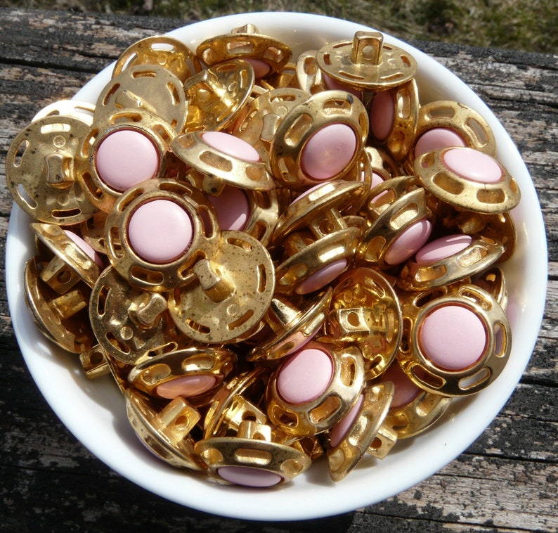 1116 ~ MetalPlastic Buttons ~ Sewing Crafts Art Supplies NOS Lot of 50 Vintage Pink /& Gold Shank Back Buttons ~ New Old Stock ~ Approx