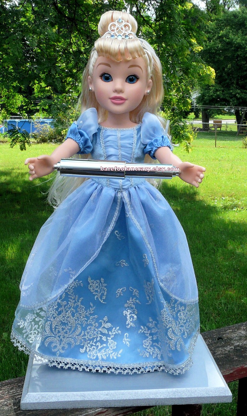 Disney/'s CINDERELLA ~ Custom Made TP Holder Toilet Paper Tissue ~ 18 DollFigure On Wooden Base ~ Girl/'s Child/'s Bathroom