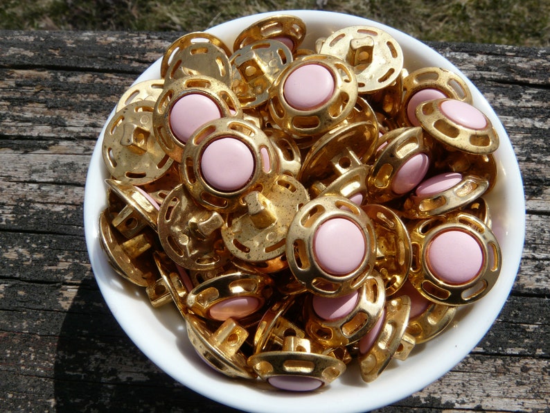 1116 ~ MetalPlastic Buttons ~ Sewing Crafts Art Supplies NOS Lot of 50 Vintage Pink /& Gold Shank Back Buttons ~ New Old Stock ~ Approx