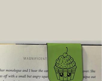 Cute Cupcake - Bookmark | Magnetic | Engraved Leatherette