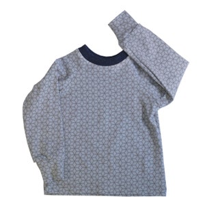Sweater with diamond design