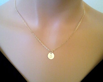 Initial Disc Necklace, Personalized Monogram Necklace,14k gold filled Necklace, Gold Initial Disc Pendant, Valentine’s Gifts for Her