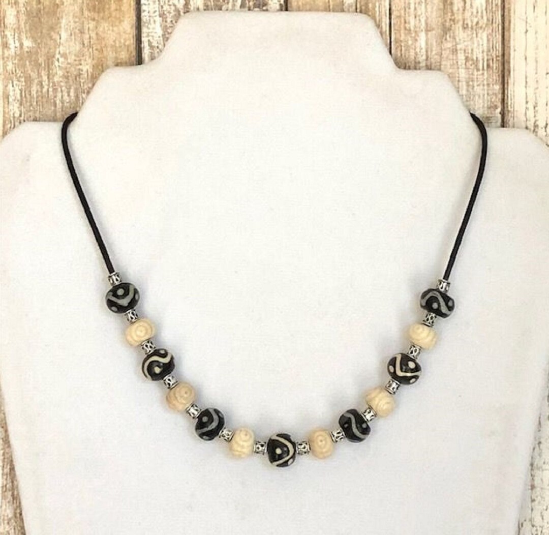 Collier Ras Du Cou Perles Résine Ambre - Couleurs Orange, Jaune, Noir, Vintage, Impeccable