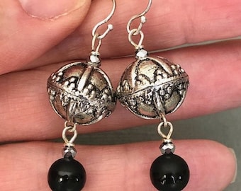 Silver Ball Earrings with Black Agate Drop, Bali Style Dangle Silver Earrings, Silver and Black Earrings, Statement Earrings, Womens Gifts