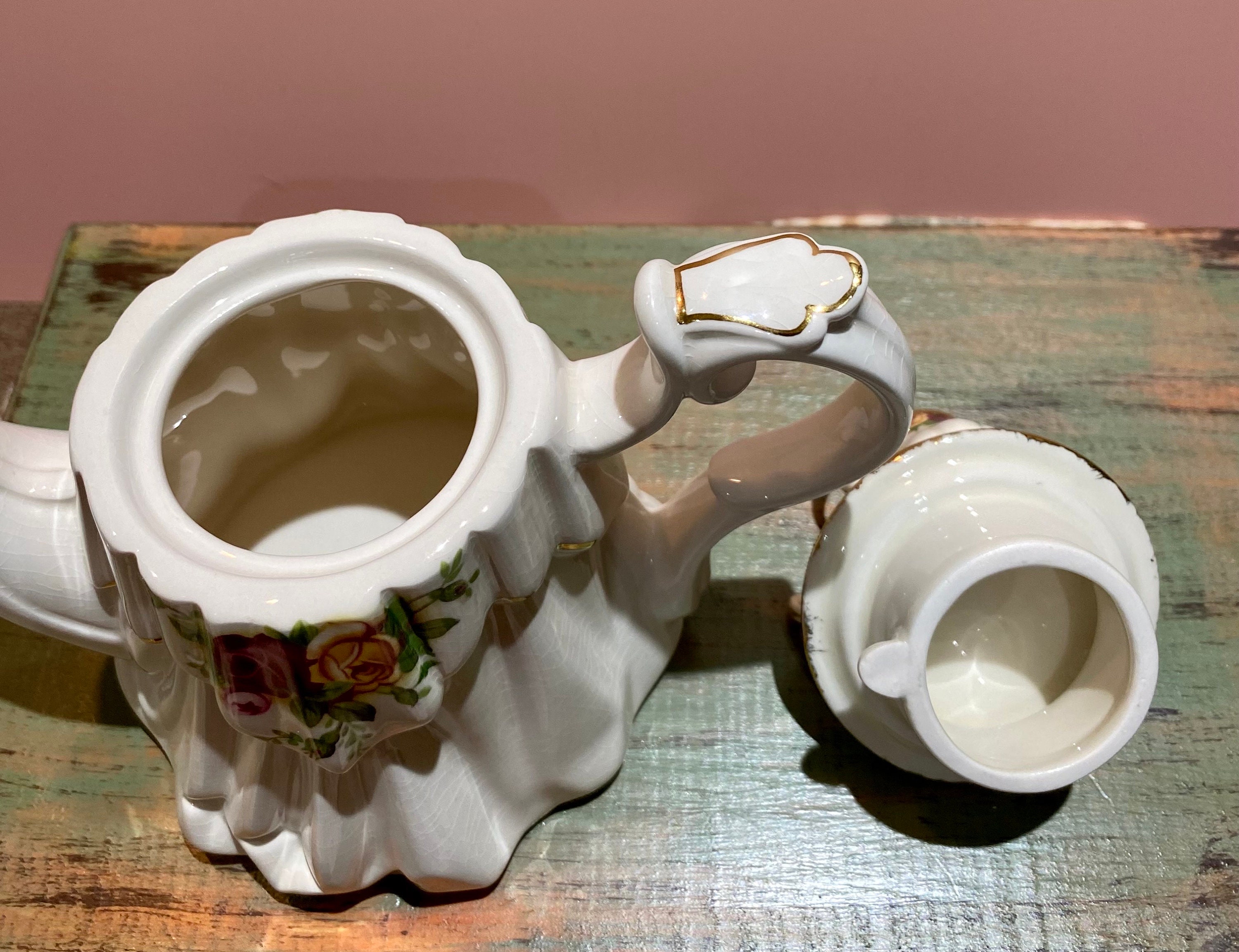 Rare 1996 Royal Doulton Royal Albert Old Country Roses Victorian
